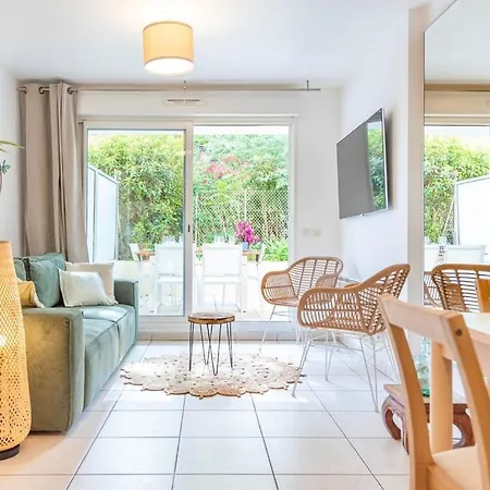 Bao Location - Ideal Pro & Groupe - Calme - Lumineux - Wifi - Terrasse - Jardin - A 2km - Proche Centre Ville, Gare, Commerces - Parking Prive *